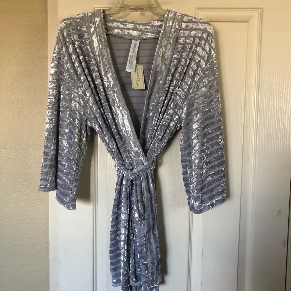 Forever 21 robe